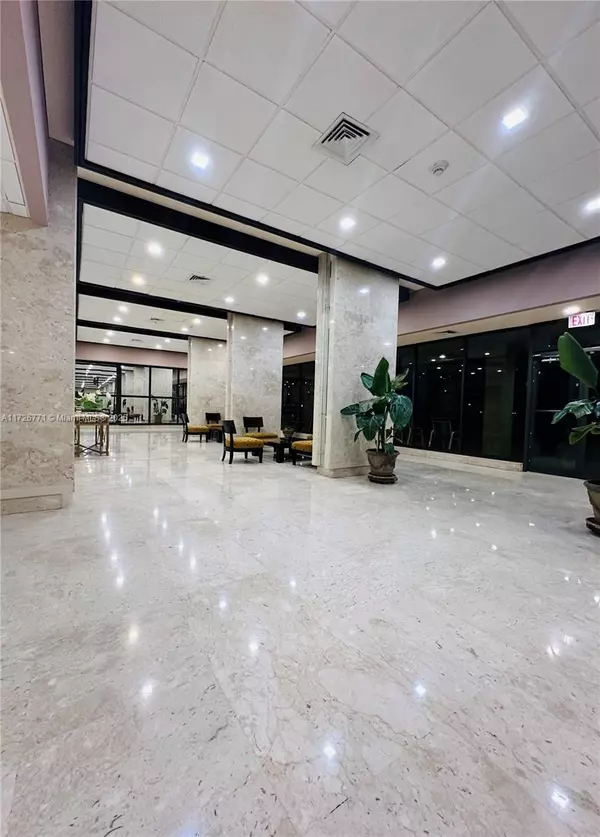 Sunny Isles Beach, FL 33160,300 Bayview Dr #402