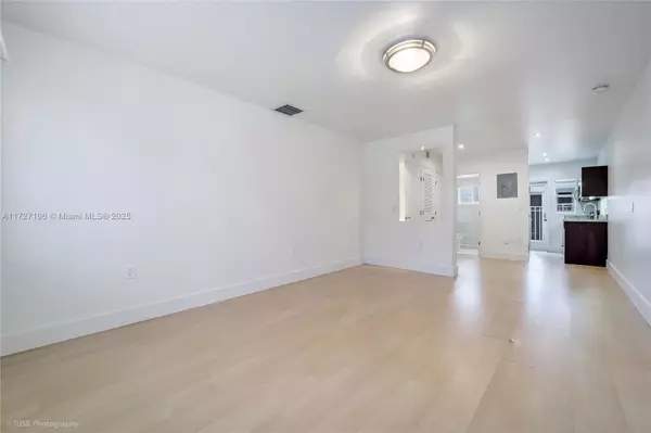 1034 Pennsylvania Ave #103, Miami Beach, FL 33139