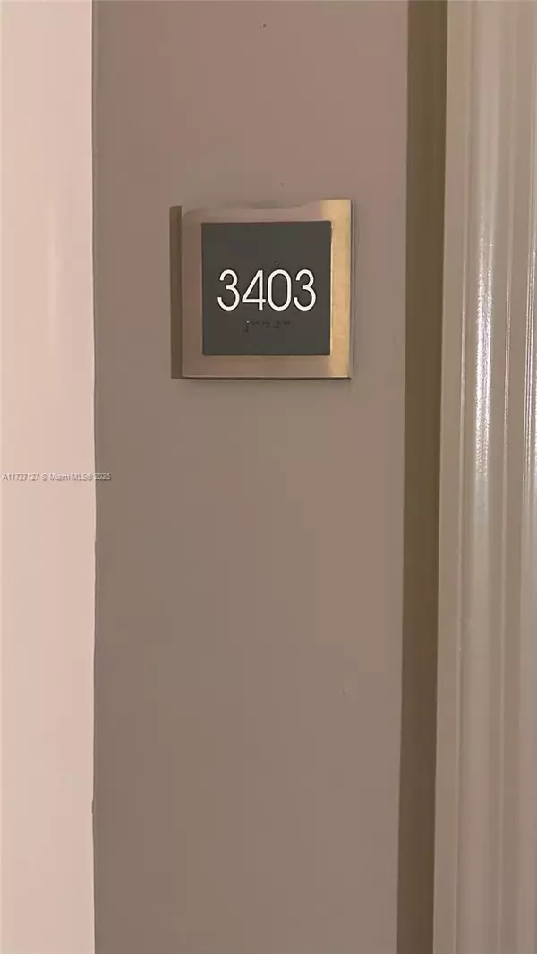 Miami, FL 33131,950 Brickell Bay Dr #3403
