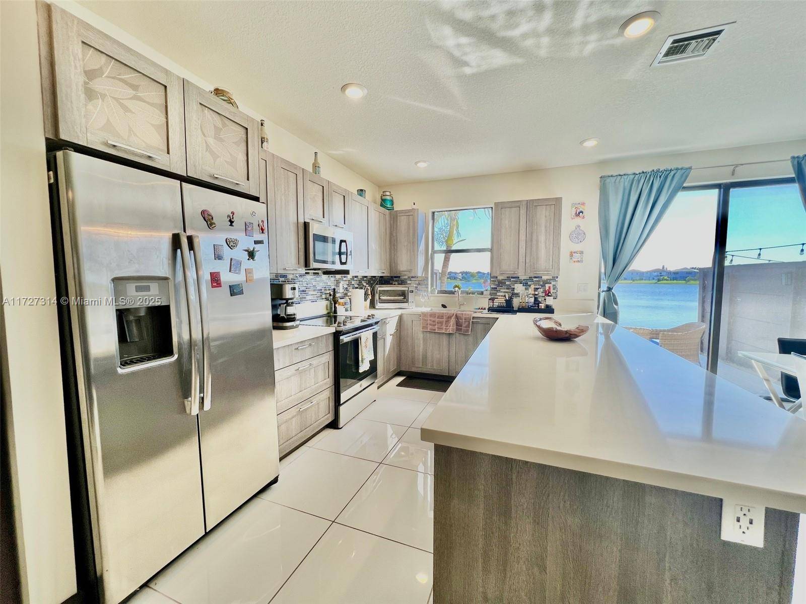 Miami Lakes, FL 33018,9108 NW 158th St