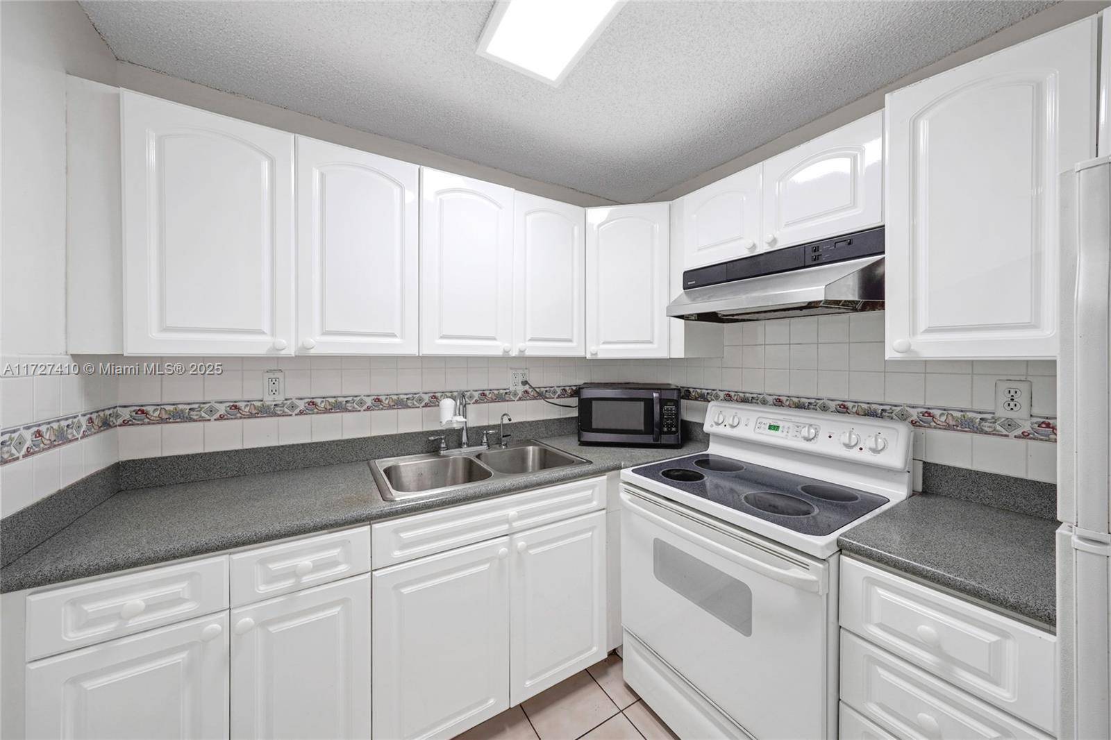 Hialeah, FL 33012,4675 W 18th Ct #204