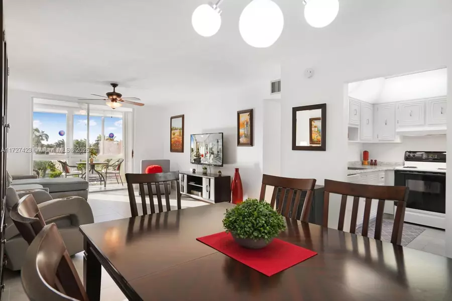 2841 Somerset Dr #317, Lauderdale Lakes, FL 33311