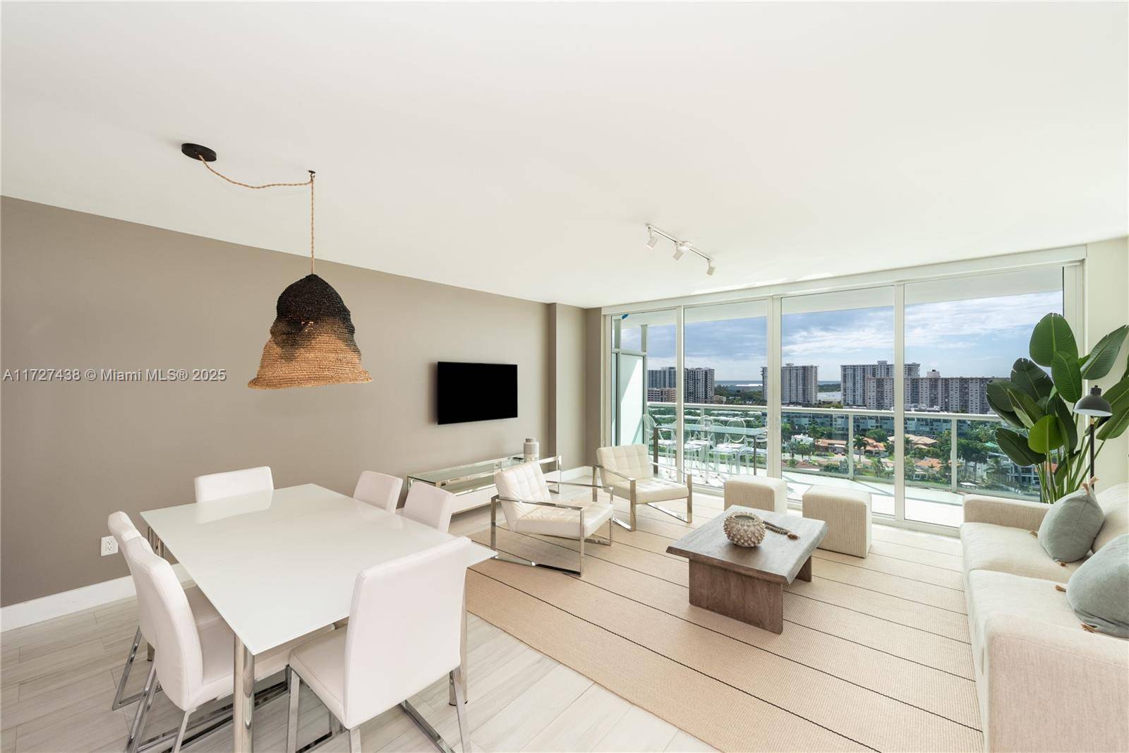 Sunny Isles Beach, FL 33160,400 Sunny Isles Blvd #1518