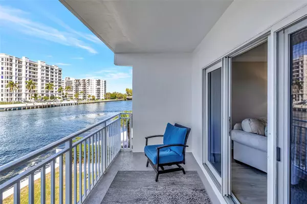 Pompano Beach, FL 33062,1111 N Riverside Dr #307