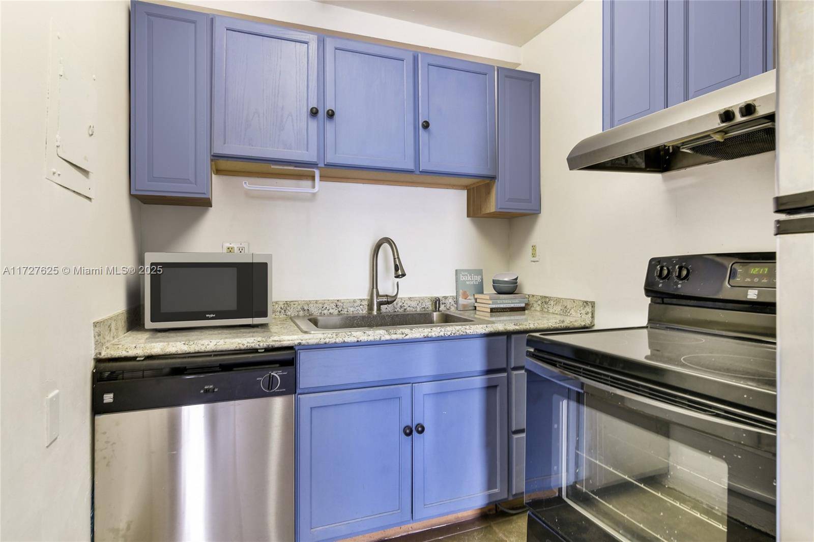 North Miami Beach, FL 33160,3716 NE 168th St #301