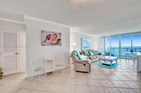 Hollywood, FL 33019,2501 S Ocean Dr #923