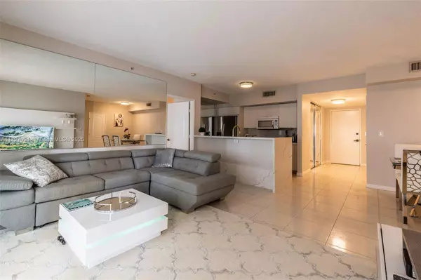 Sunny Isles Beach, FL 33160,17555 E Atlantic Blvd #603