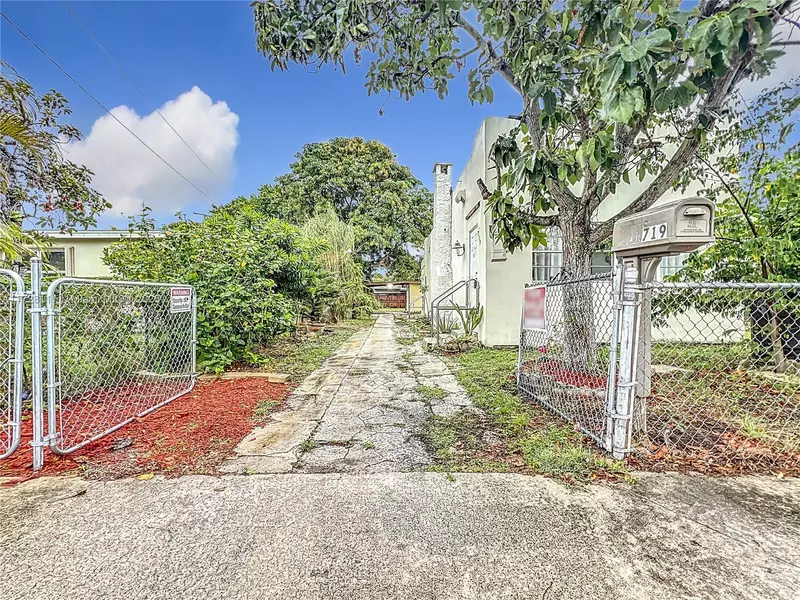 719 Briggs St, West Palm Beach, FL 33405