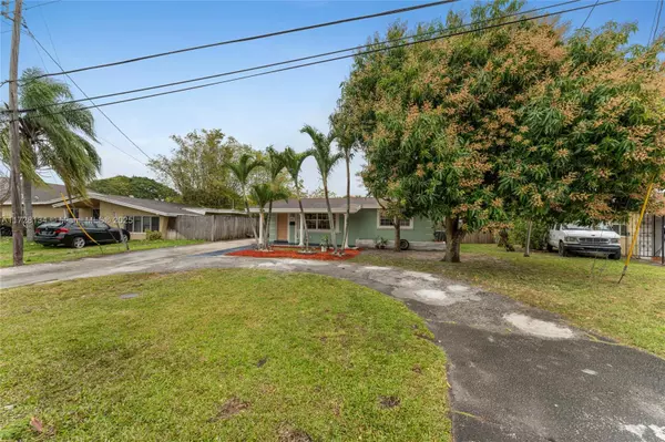 Miramar, FL 33023,2045 Acapulco Dr