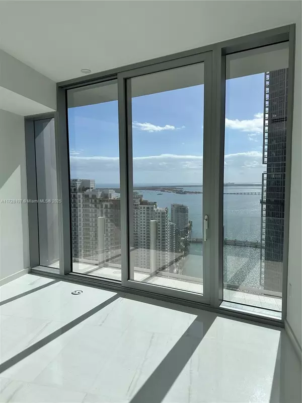 Miami, FL 33131,300 Biscayne Blvd Way #3706