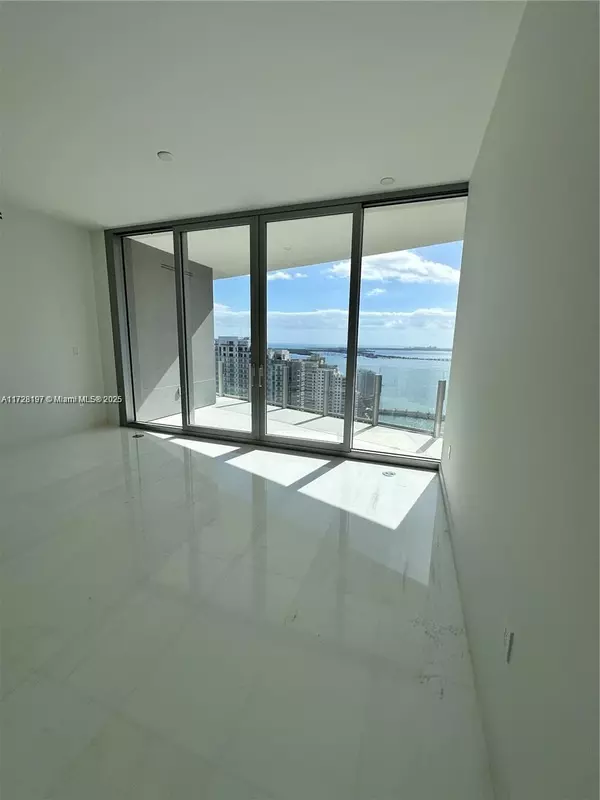 Miami, FL 33131,300 Biscayne Blvd Way #3706