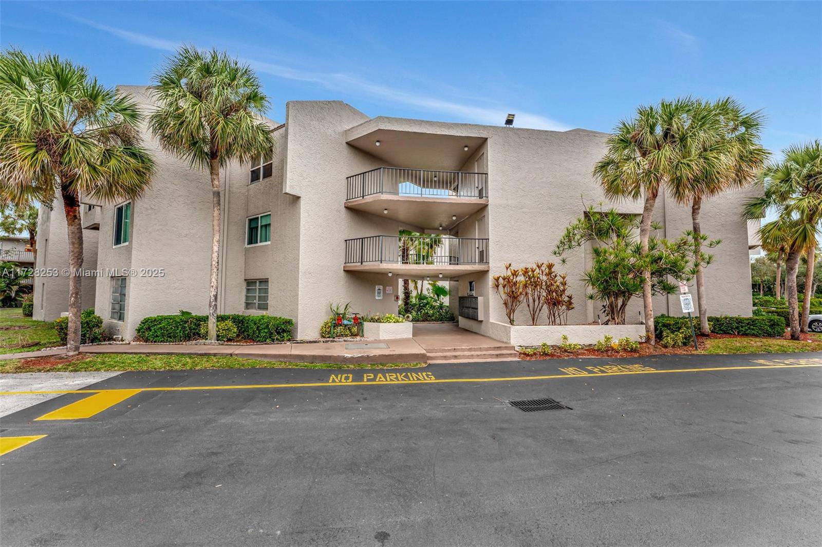 3100 Riverside Dr #306, Coral Springs, FL 33065