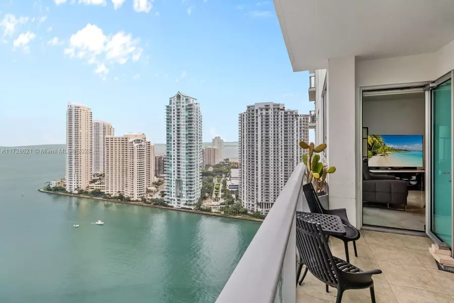 300 S Biscayne Blvd #T-2514, Miami, FL 33131