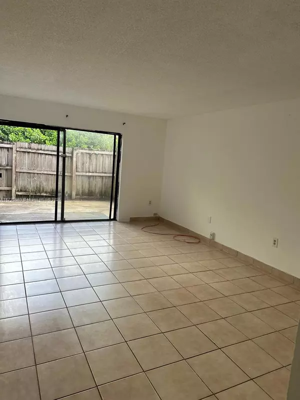 Pembroke Pines, FL 33025,415 E Palm Cir E #0