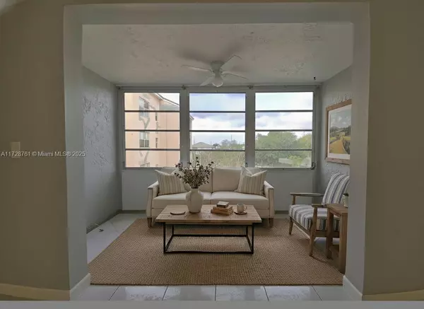 Lauderdale Lakes, FL 33311,2840 Somerset Dr #318M