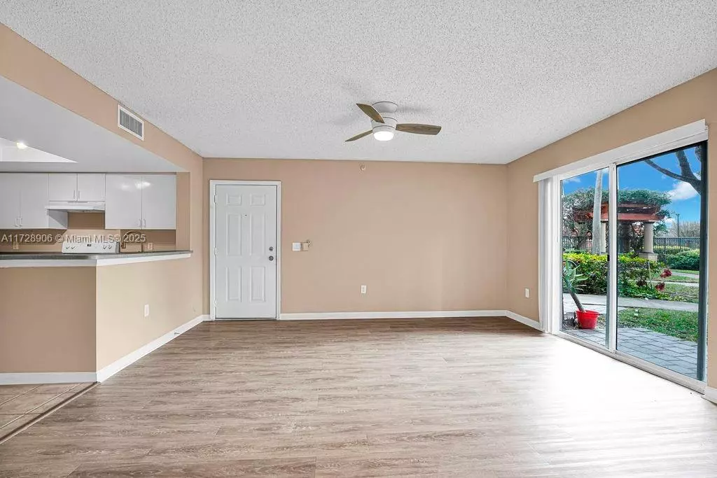 West Palm Beach, FL 33417,4195 N Haverhill Rd #304