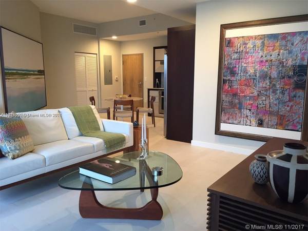 Miami Beach, FL 33139,2100 Park Ave #212