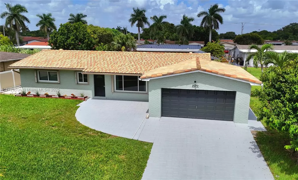2070 NW 84th Ter, Pembroke Pines, FL 33024