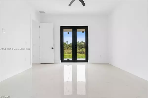 Lehigh Acres, FL 33972,471 Greenbriar blvd