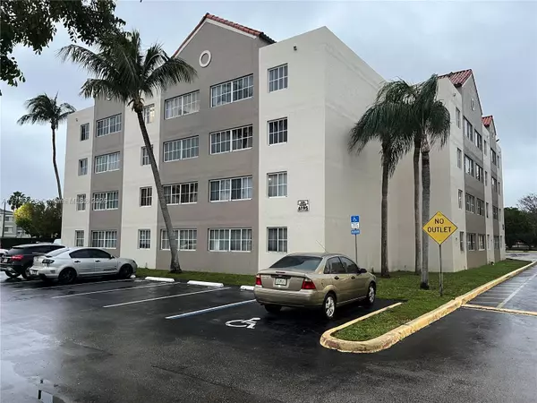 Hialeah, FL 33015,6195 NW 186th St #306