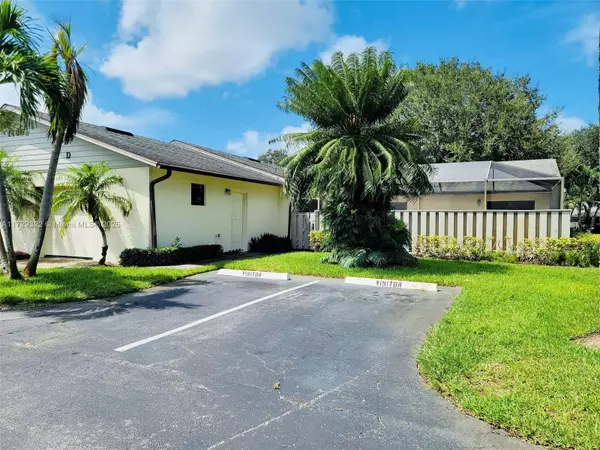 1439 Captains Walk #20-D, Fort Pierce, FL 34950