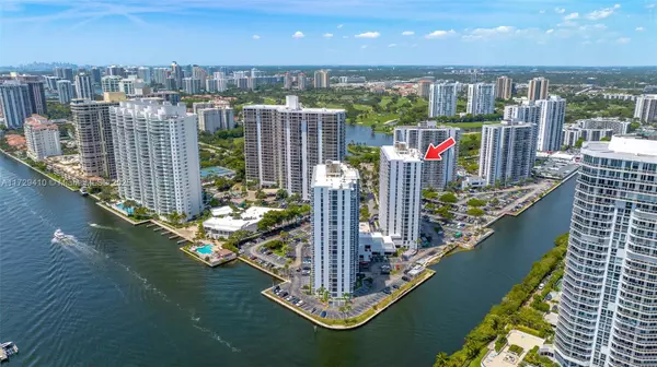 Aventura, FL 33180,20505 E Country Club Dr #PH-38
