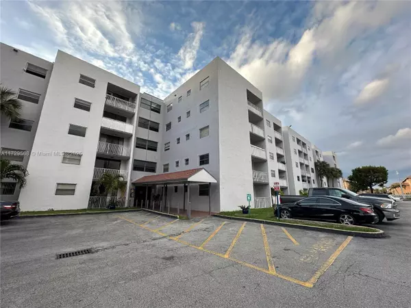 8185 NW 7th St #418,  Miami,  FL 33126