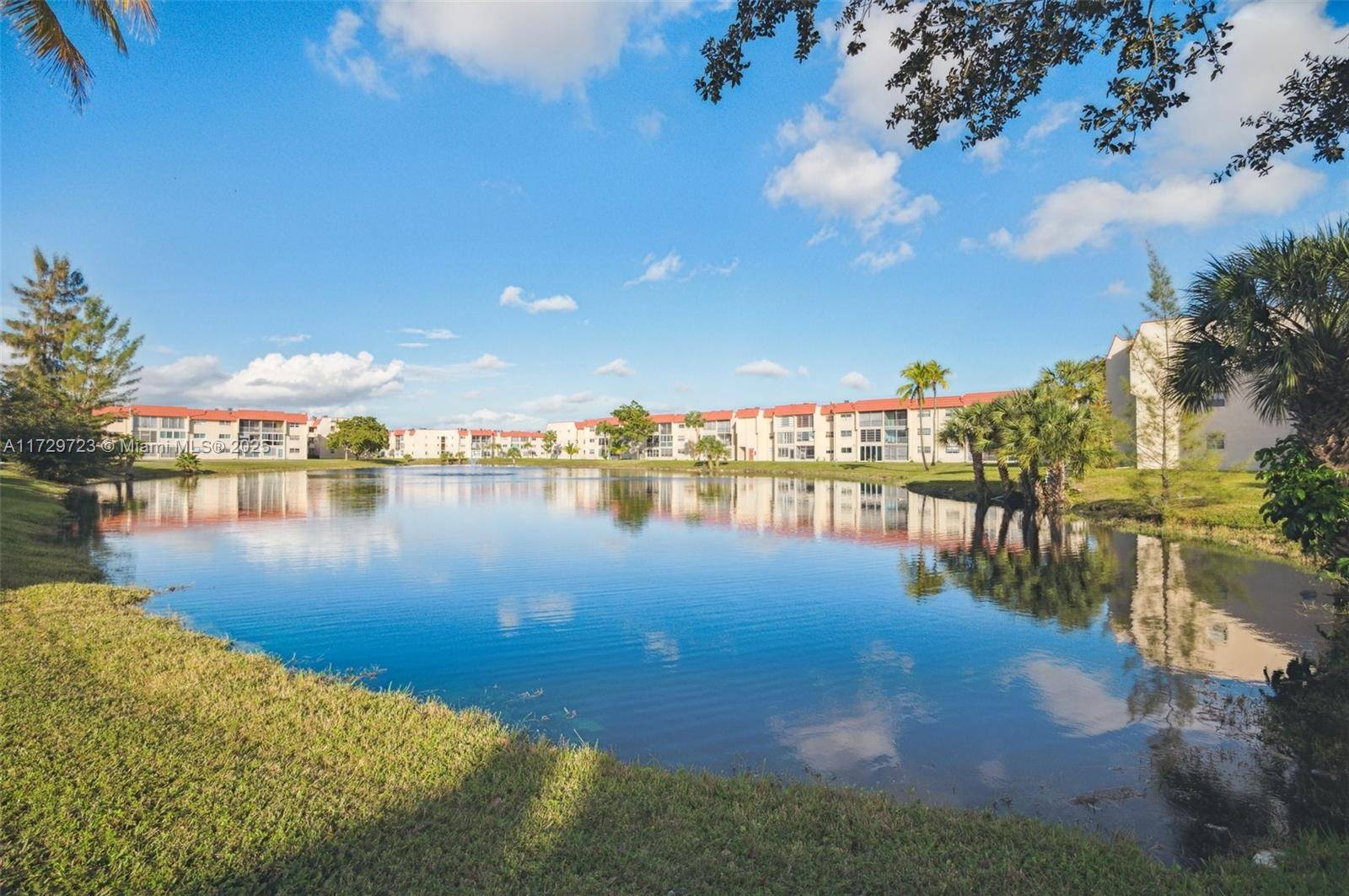 2600 W Sunrise Lakes Dr #209, Sunrise, FL 33322