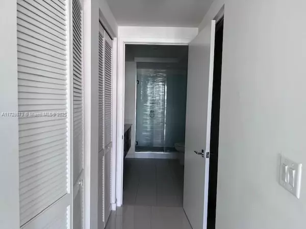 Doral, FL 33178,7751 NW 107th Ave #609