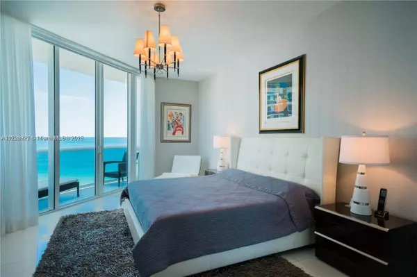 Sunny Isles Beach, FL 33160,15811 Collins Ave #1404