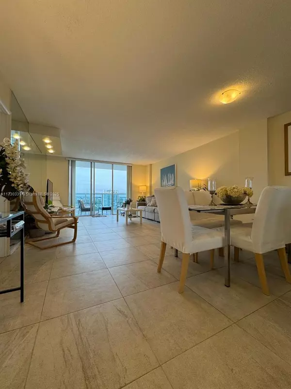 Hollywood, FL 33019,3800 S Ocean Dr #1423