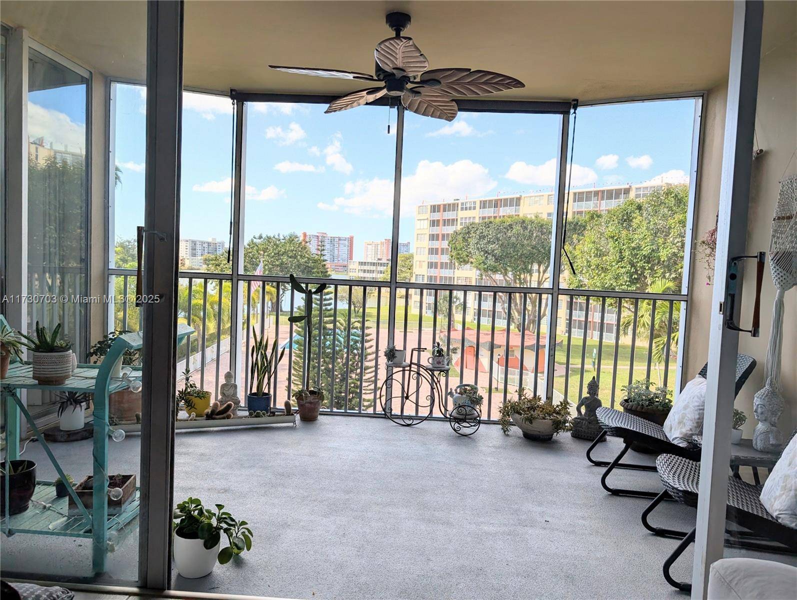 Miami, FL 33179,1750 NE 191st St #418-3