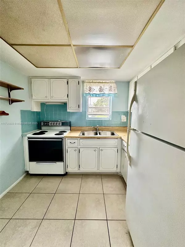 Sunrise, FL 33313,6841 NW 30th St #6