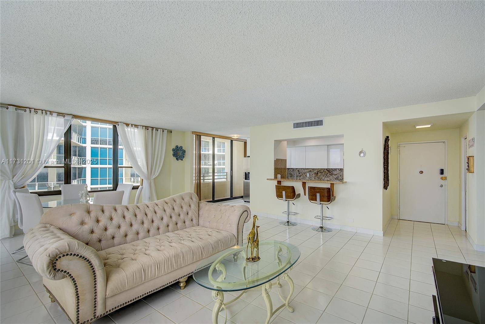 Hollywood, FL 33019,3505 Ocean Dr #905