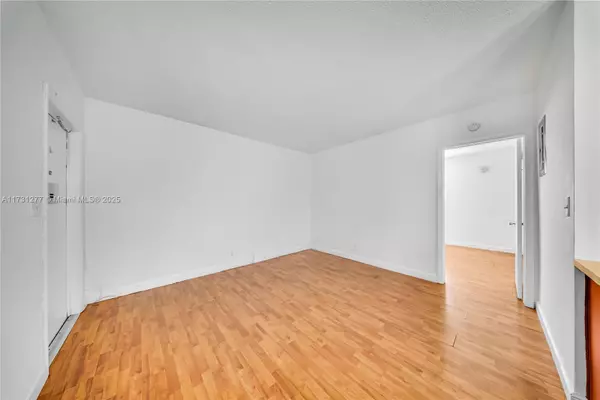 Hollywood, FL 33021,3525 Tyler St #9
