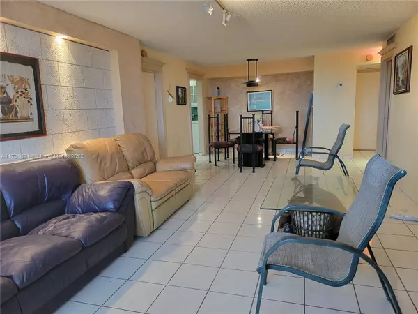 North Miami, FL 33181,13155 Ixora Ct #412