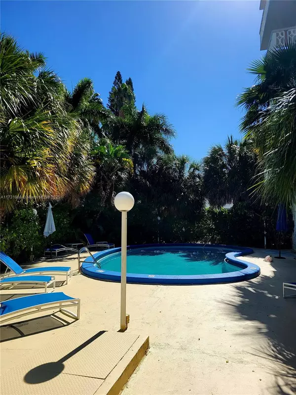 Bay Harbor Islands, FL 33154,9700 E Bay Harbor Dr #506