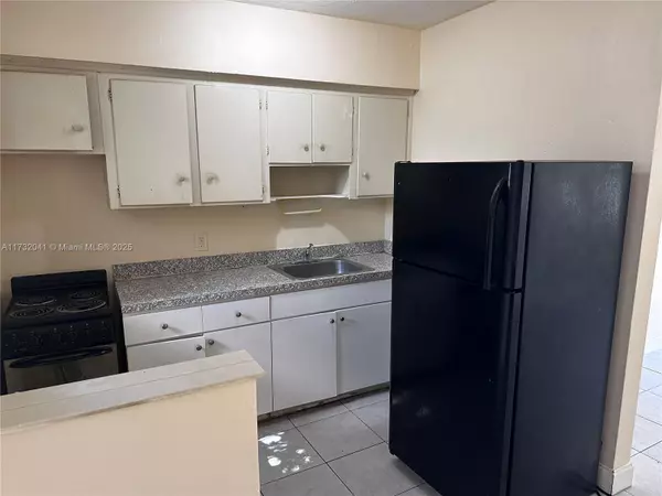 North Miami Beach, FL 33162,15991 NE 18th Pl