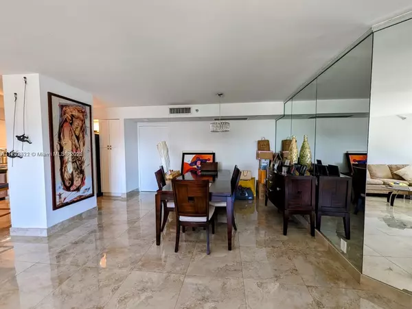 Aventura, FL 33180,3500 Mystic Pointe Dr #2502