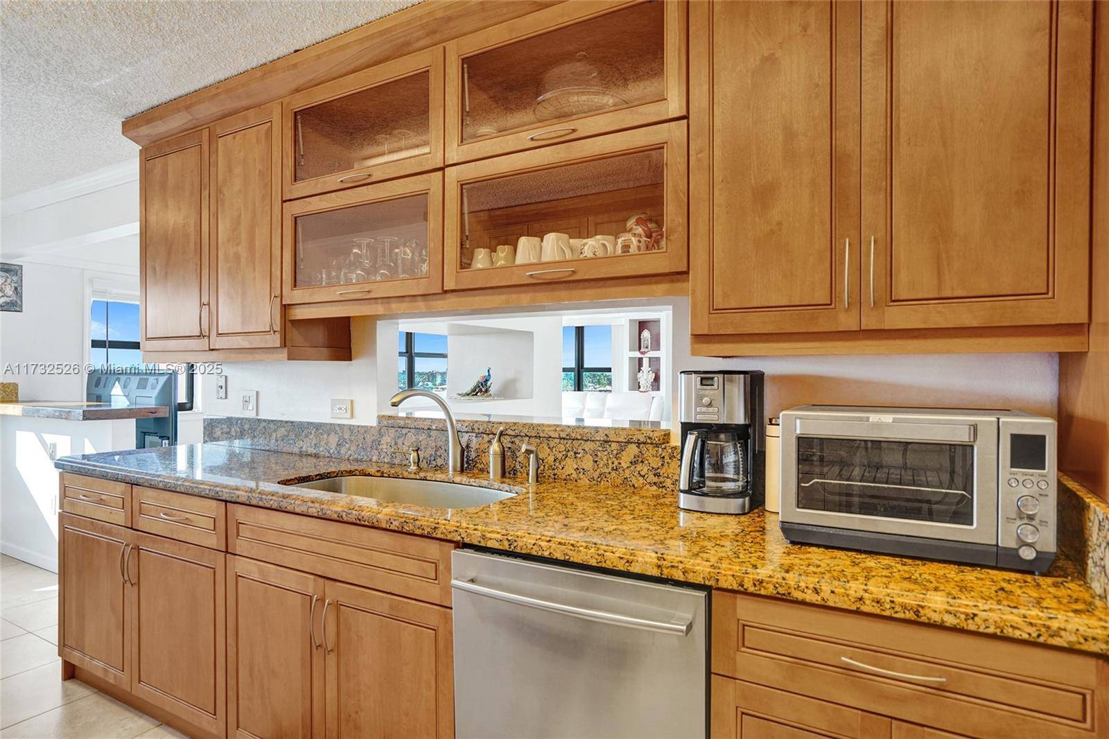 Hollywood, FL 33019,1201 S Ocean Dr #612N