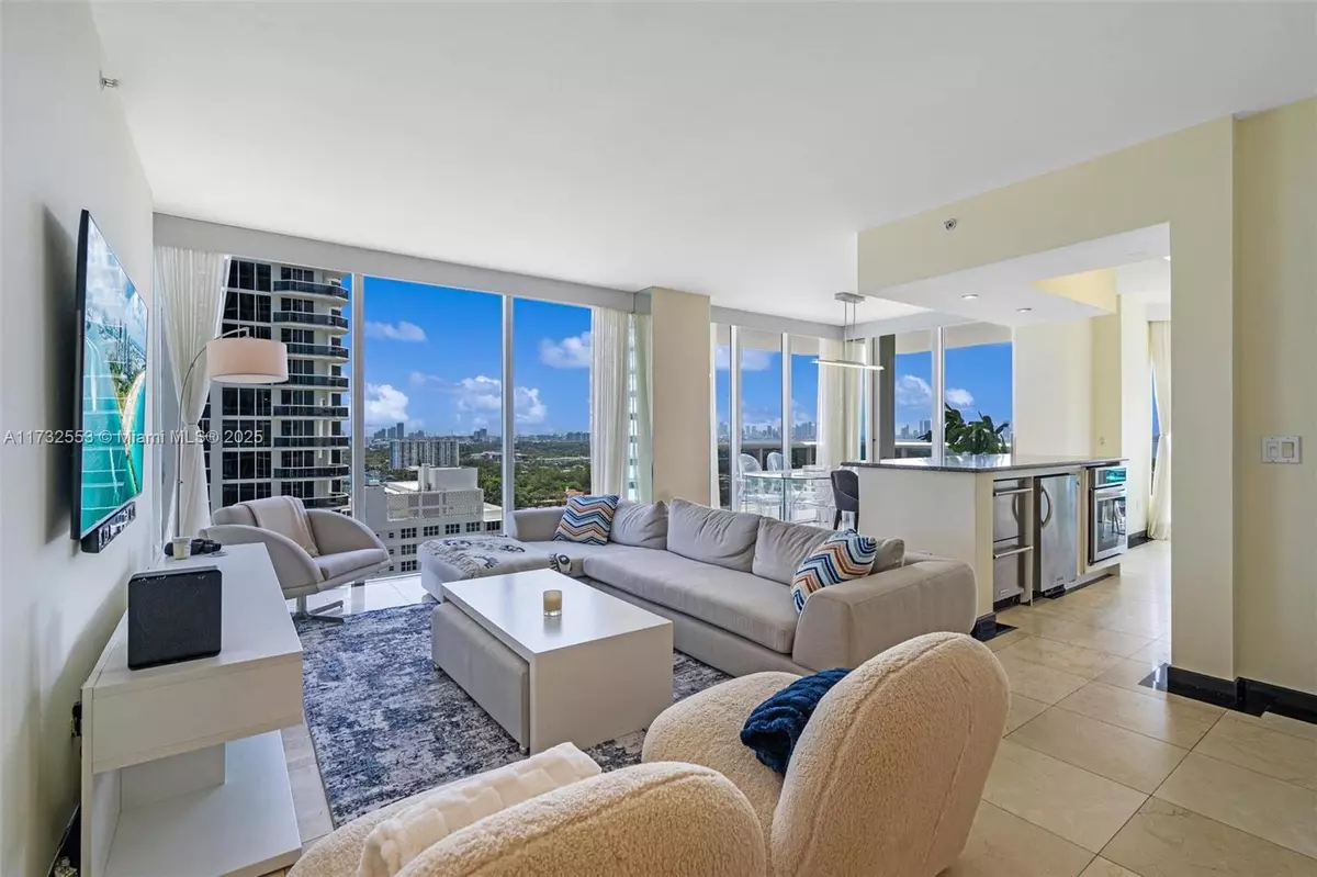 Miami Beach, FL 33140,4779 Collins Ave #2305