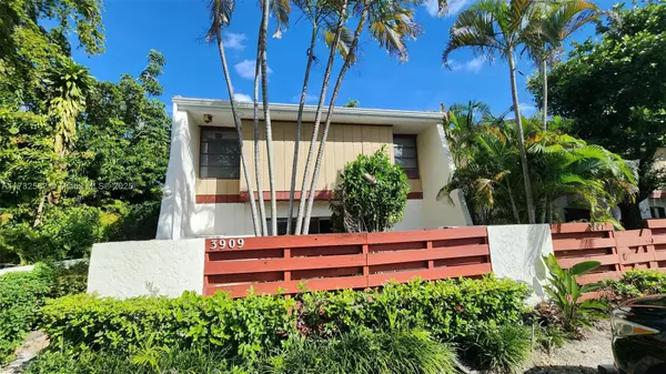 3909 Flamewood Ln #224,  Hollywood,  FL 33021