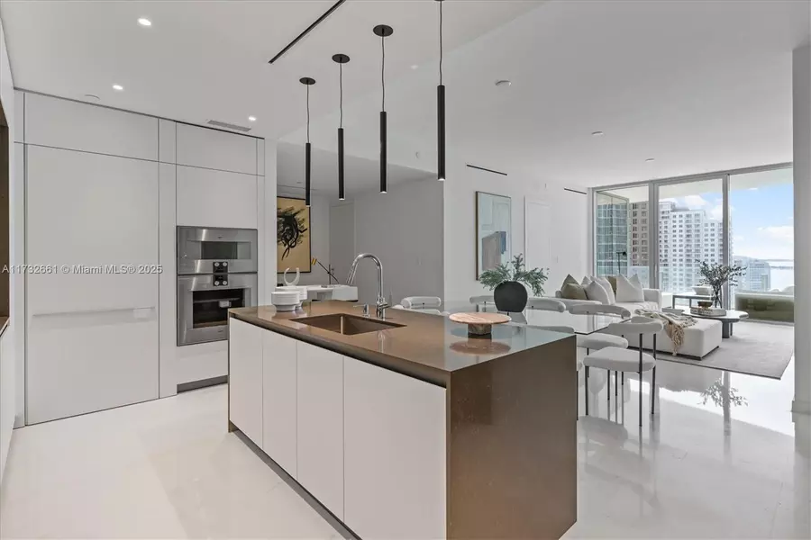 300 Biscayne Blvd Way #2205, Miami, FL 33131