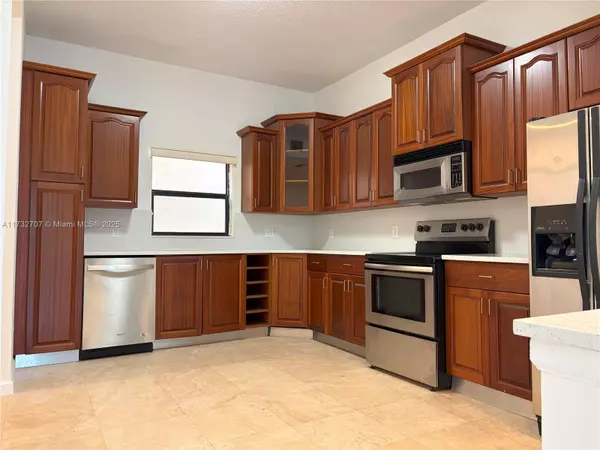 West Palm Beach, FL 33401,1610 Presidential Way #409