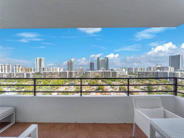 2500 Parkview Dr #1704, Hallandale Beach, FL 33009