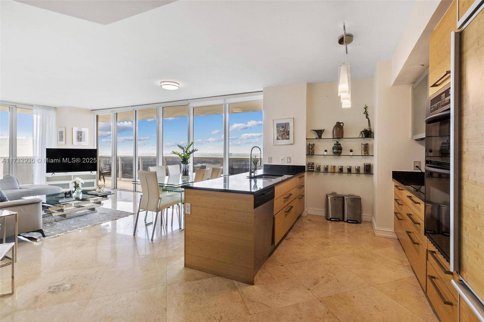 Hallandale Beach, FL 33009,1830 S Ocean Dr #4706