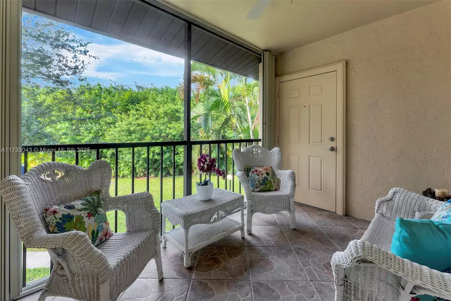 442 Pine Glen Ln #D-2, Green Acres, FL 33463