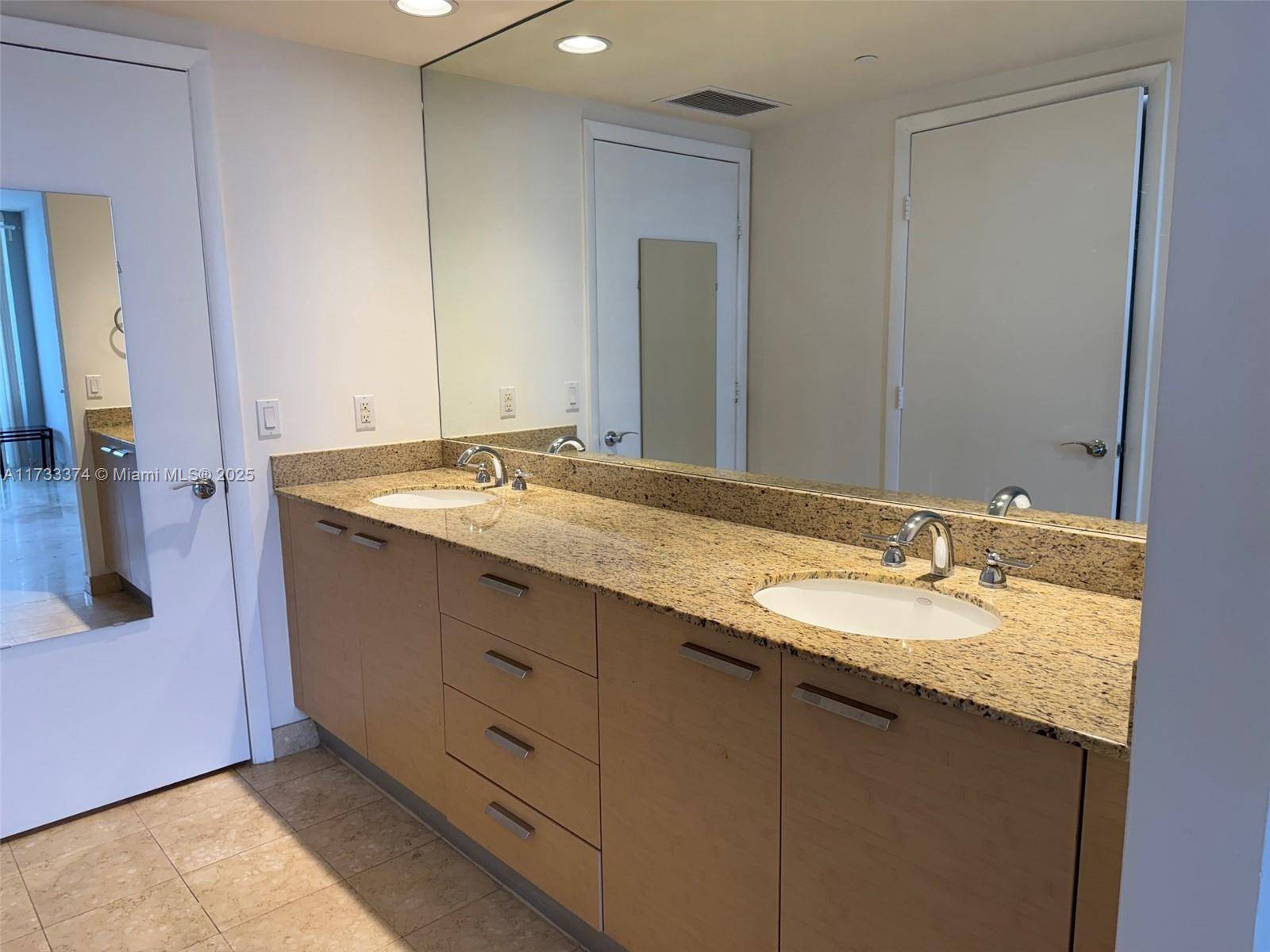 Hallandale Beach, FL 33009,1850 S OCEAN DR #4009