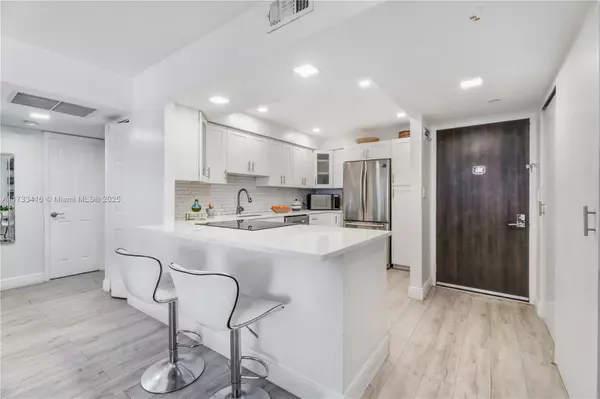 20379 W Country Club Dr #939, Miami, FL 33180
