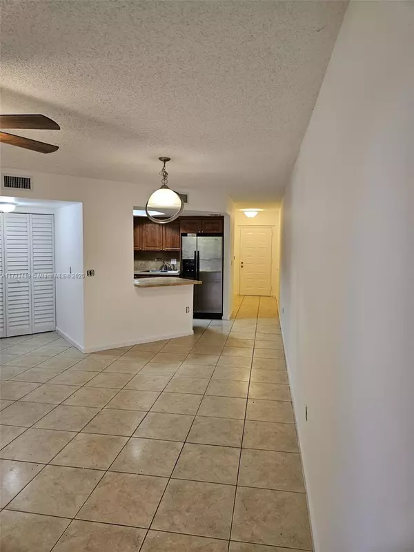 Doral, FL 33166,8343 Lake Dr #203